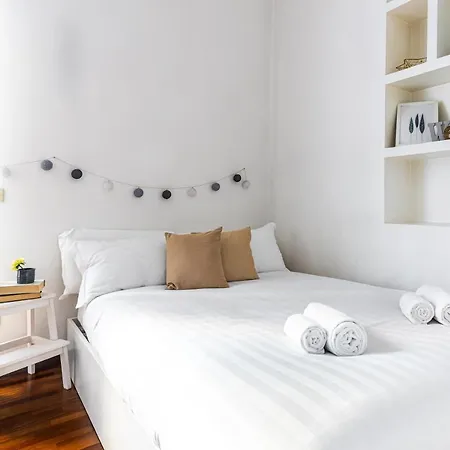 Apartment Altido Lovely Studio With Balcony In